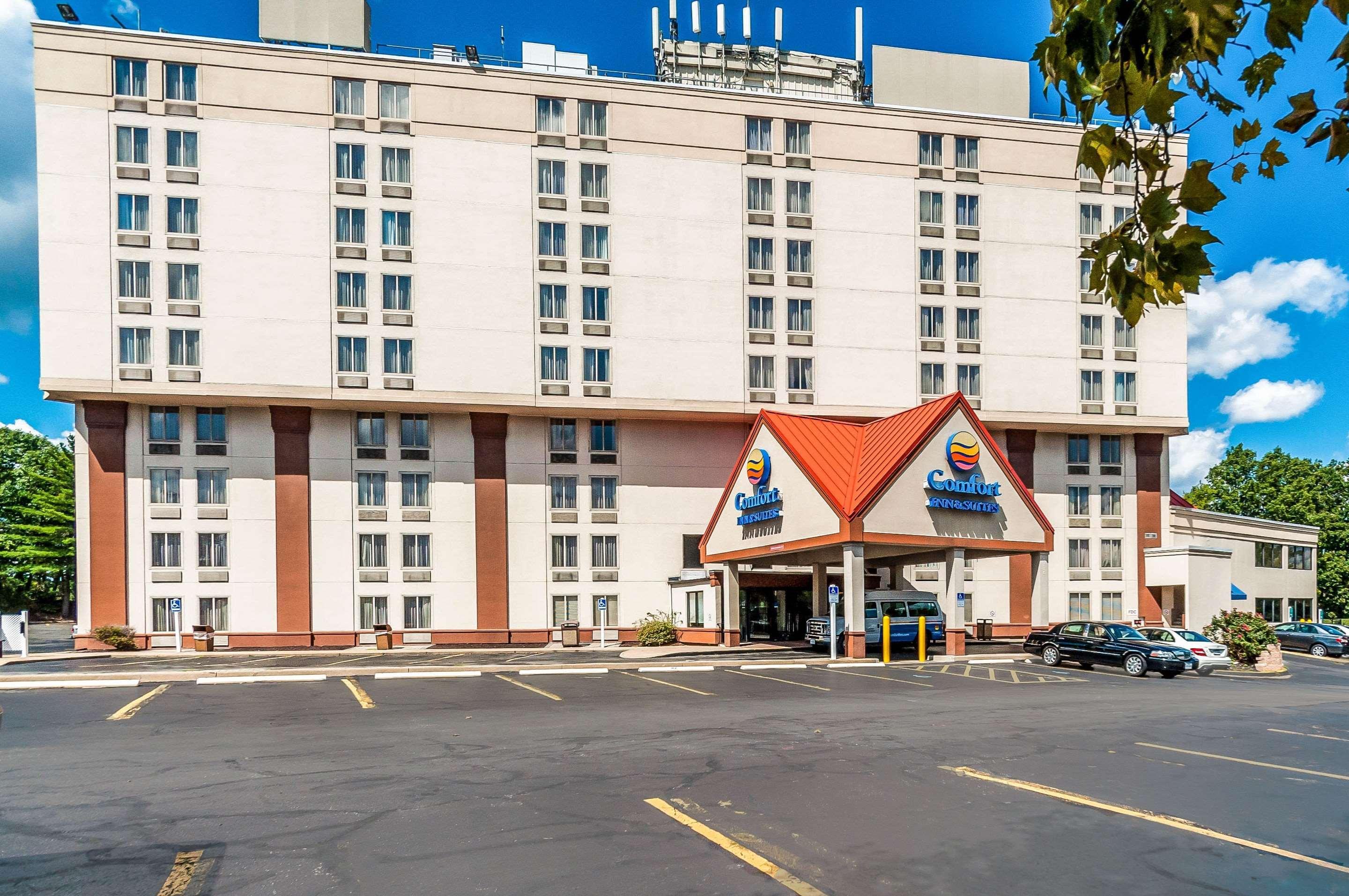 Comfort Inn & Suites Alexandria West Exterior photo
