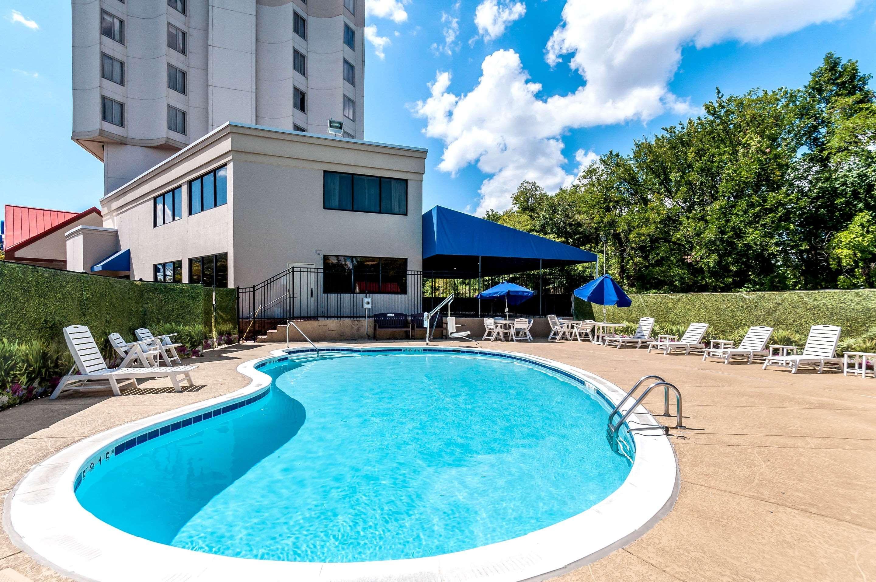 Comfort Inn & Suites Alexandria West Exterior photo