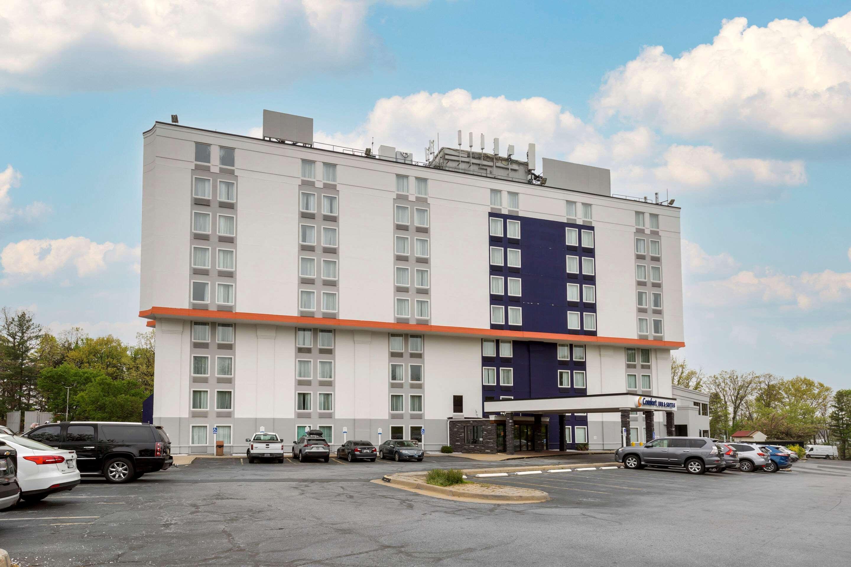 Comfort Inn & Suites Alexandria West Exterior photo